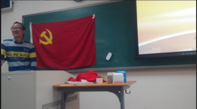 09班支部书记万江峰同志主持.jpg