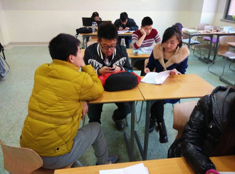 小组讨论2.jpg